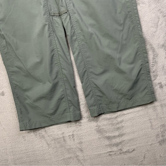 The North Face Water Resistant Convertible Pants. Green. Size 12. - Picture 3 of 9